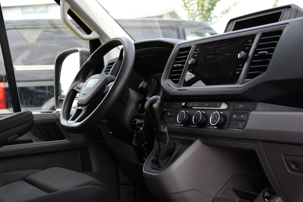 MAN TGE 3.180 35 2.0 L3H3 Black Edition Adaptieve Cruise, Camera, Carplay, LED, Stoelverwarming, Massage stoel, Trekhaak, 177pk, Automaat, Uniek!