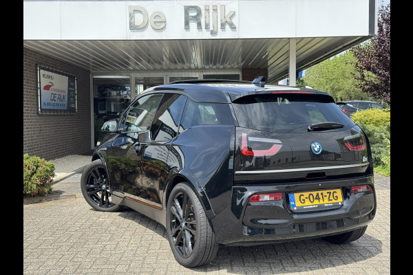 BMW i3 S 120Ah 42 kWh RoadStyle Edition | Pano, Leder, Navi, Camera, Stoelverw., Cruise | NAP | Dealeronderhouden |