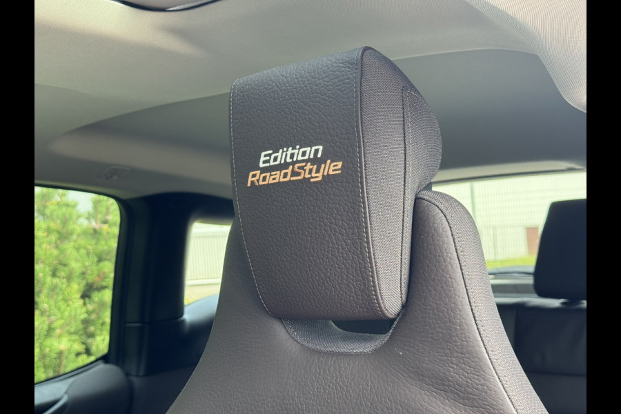BMW i3 S 120Ah 42 kWh RoadStyle Edition | Pano, Leder, Navi, Camera, Stoelverw., Cruise | NAP | Dealeronderhouden |