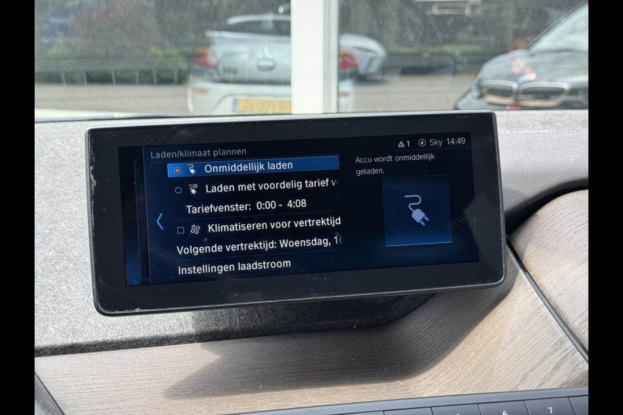 BMW i3 S 120Ah 42 kWh RoadStyle Edition | Pano, Leder, Navi, Camera, Stoelverw., Cruise | NAP | Dealeronderhouden |