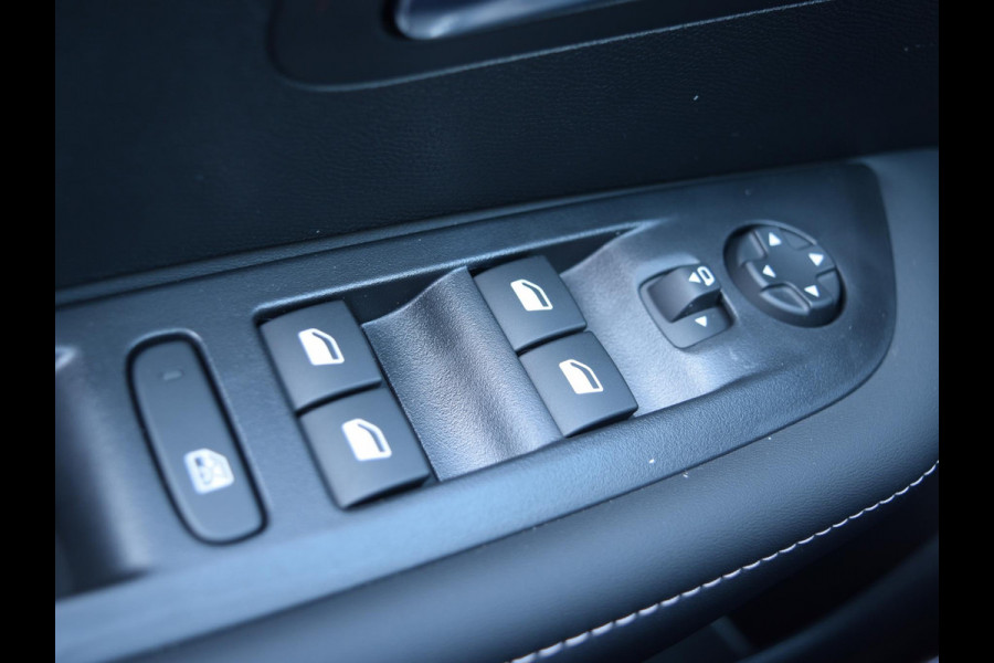 Peugeot e-208 EV Allure 51 kWh | WARMTEPOMP | NAVIGATION PACK | VISION PACK | DRIVE ASSIST PLUS PACK | ACTIEPRIJS!