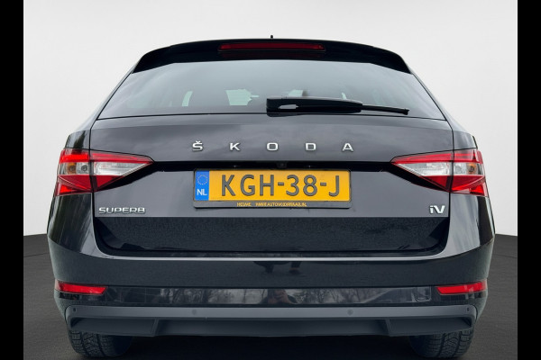Škoda Superb Combi iV 218PK DSG HYBRID BUSINESS CAMERA/NAVI/VIRTUAL/STUURVERW.