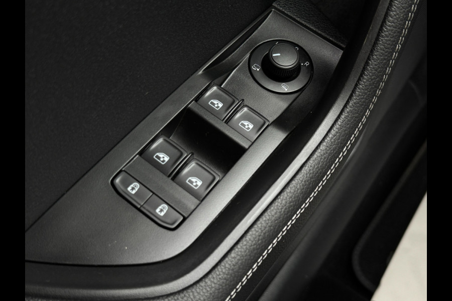 Škoda Superb Combi iV 218PK DSG HYBRID BUSINESS CAMERA/NAVI/VIRTUAL/STUURVERW.