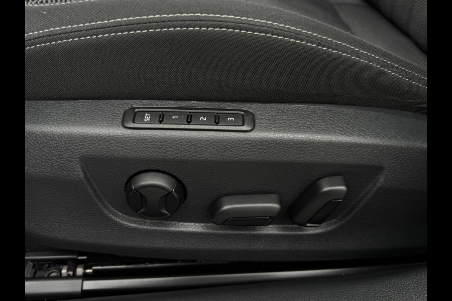 Škoda Superb Combi iV 218PK DSG HYBRID BUSINESS CAMERA/NAVI/VIRTUAL/STUURVERW.