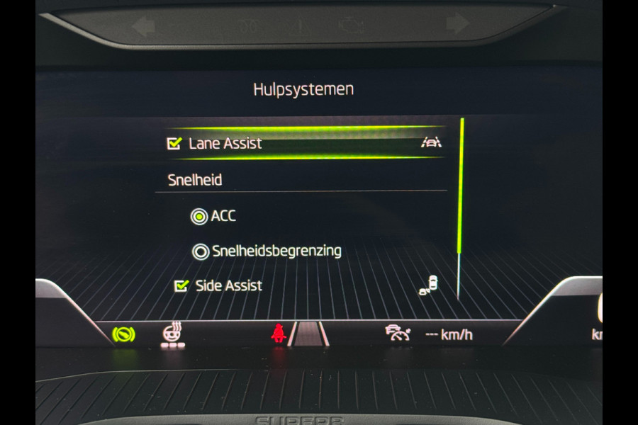Škoda Superb Combi iV 218PK DSG HYBRID BUSINESS CAMERA/NAVI/VIRTUAL/STUURVERW.