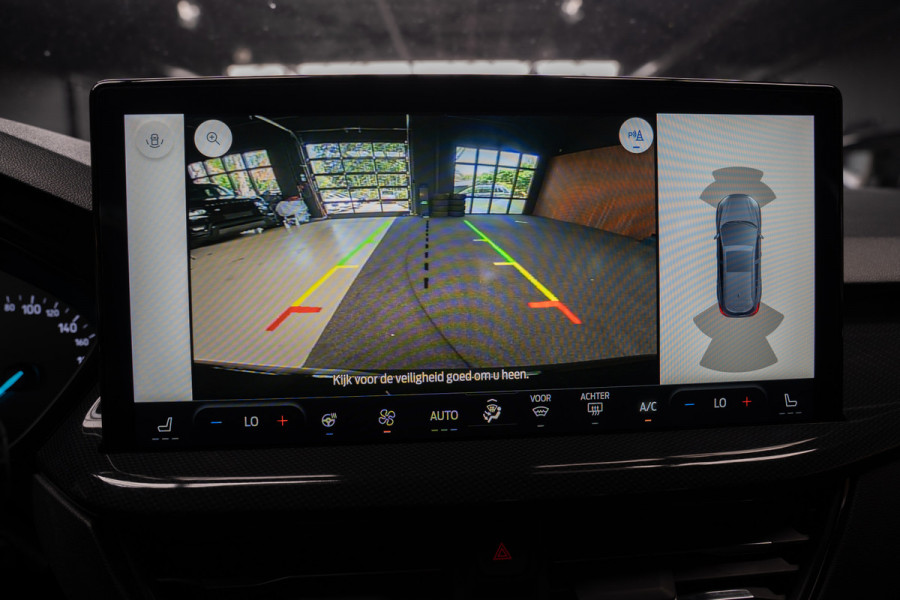Ford FOCUS Wagon 1.0 EcoB. Hybrid ST Line Navi Camera Climate PDC LED Zwarte hemelbekleding LM velgen