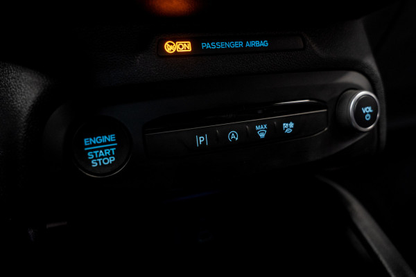 Ford FOCUS Wagon 1.0 EcoB. Hybrid ST Line Navi Camera Climate PDC LED Zwarte hemelbekleding LM velgen