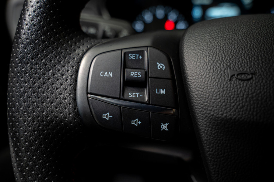 Ford FOCUS Wagon 1.0 EcoB. Hybrid ST Line Navi Camera Climate PDC LED Zwarte hemelbekleding LM velgen