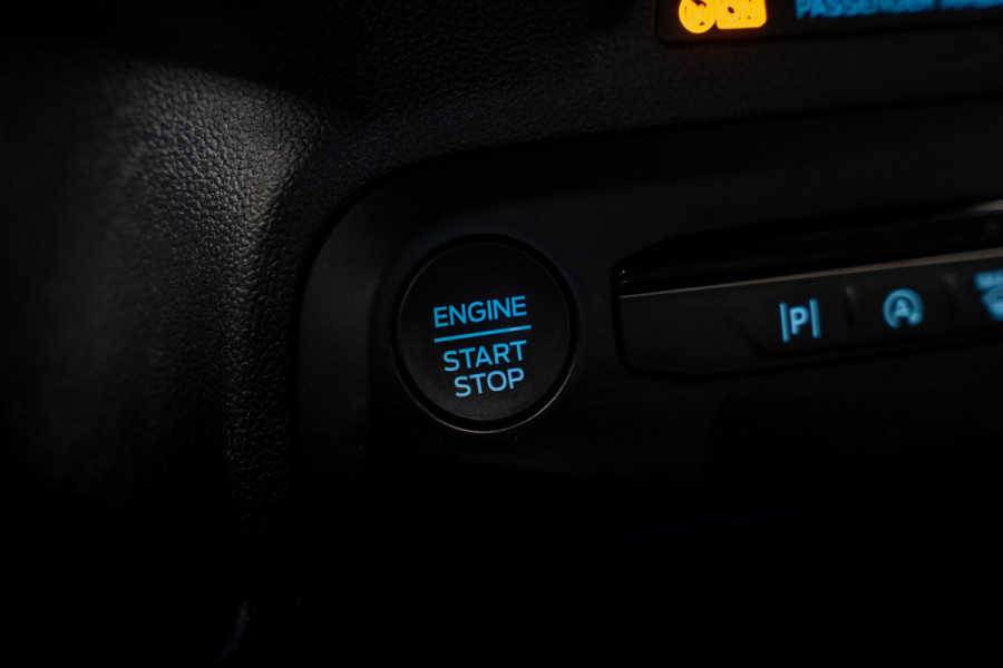Ford FOCUS Wagon 1.0 EcoB. Hybrid ST Line Navi Camera Climate PDC LED Zwarte hemelbekleding LM velgen