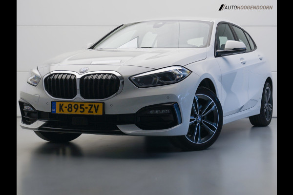 BMW 1-serie 118i Business Edition Plus Sport (DIGITAAL COCKPIT,KEYLESS,SPORTSTOELEN,LED,CLIMATE,APPLE CARPLAY,PARKEERSENSOR)