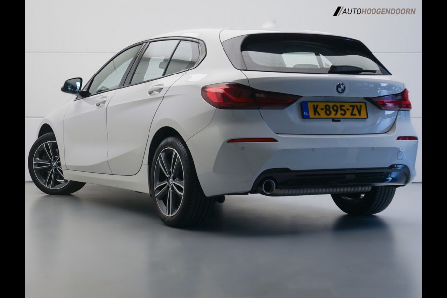 BMW 1-serie 118i Business Edition Plus Sport (DIGITAAL COCKPIT,KEYLESS,SPORTSTOELEN,LED,CLIMATE,APPLE CARPLAY,PARKEERSENSOR)