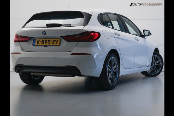 BMW 1-serie 118i Business Edition Plus Sport (DIGITAAL COCKPIT,KEYLESS,SPORTSTOELEN,LED,CLIMATE,APPLE CARPLAY,PARKEERSENSOR)