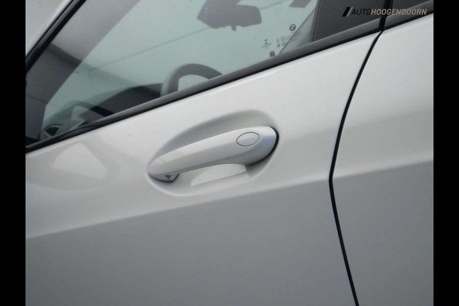 BMW 1-serie 118i Business Edition Plus Sport (DIGITAAL COCKPIT,KEYLESS,SPORTSTOELEN,LED,CLIMATE,APPLE CARPLAY,PARKEERSENSOR)