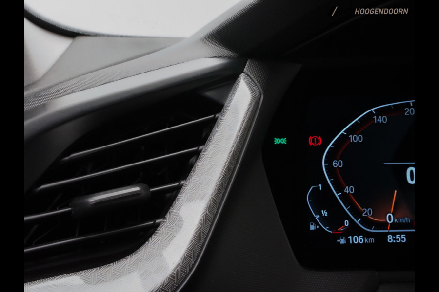 BMW 1-serie 118i Business Edition Plus Sport (DIGITAAL COCKPIT,KEYLESS,SPORTSTOELEN,LED,CLIMATE,APPLE CARPLAY,PARKEERSENSOR)