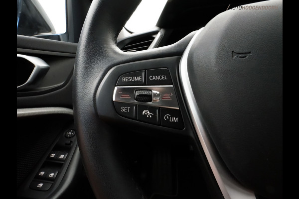 BMW 1-serie 118i Business Edition Plus Sport (DIGITAAL COCKPIT,KEYLESS,SPORTSTOELEN,LED,CLIMATE,APPLE CARPLAY,PARKEERSENSOR)
