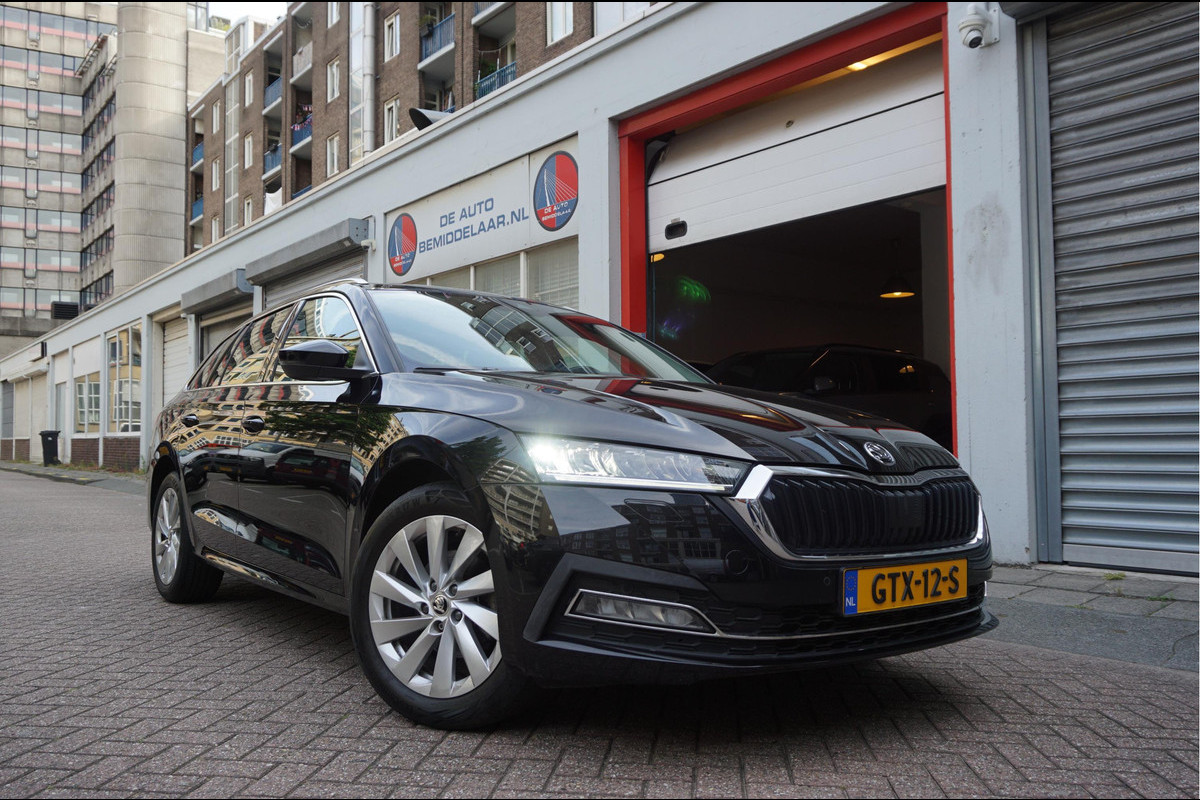 Škoda Octavia Combi 1.0 e-TSI Sport Business | Sfeerverlichting | Virtual cockpit | Cruise + Lane | Apple/ Android | BTW