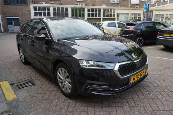 Škoda Octavia Combi 1.0 e-TSI Sport Business | Sfeerverlichting | Virtual cockpit | Cruise + Lane | Apple/ Android | BTW