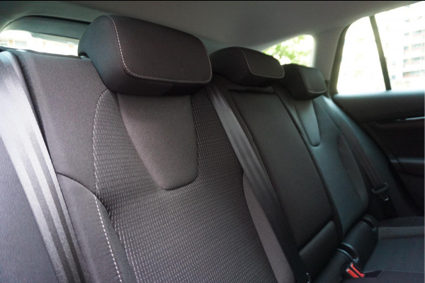 Škoda Octavia Combi 1.0 e-TSI Sport Business | Sfeerverlichting | Virtual cockpit | Cruise + Lane | Apple/ Android | BTW