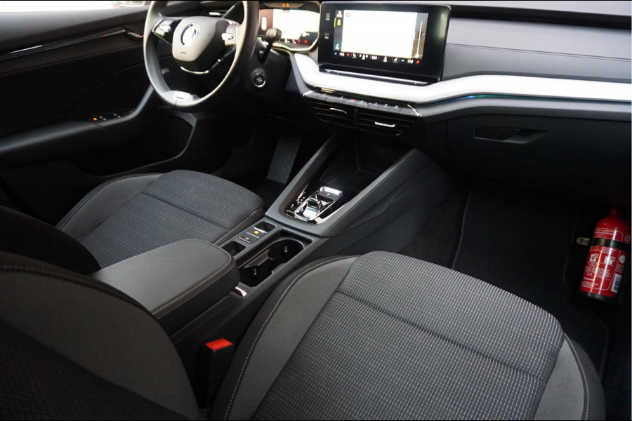 Škoda Octavia Combi 1.0 e-TSI Sport Business | Sfeerverlichting | Virtual cockpit | Cruise + Lane | Apple/ Android | BTW