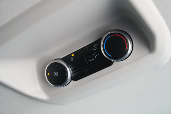 Ford Transit Custom 340 2.5 PHEV L2H1 Kombi Trend 9 zits - Carplay - Camera - Navigatie - Airco achterin - Cuise - Rijklaar