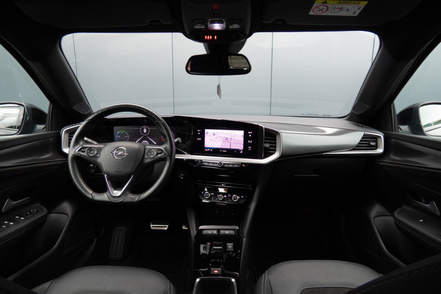 Opel Mokka Electric Ultimate 50-kWh | ACC | LEDEREN BEKLEDING | STOELVERWARMING | APPLE CARPLAY / ANDROID AUTO