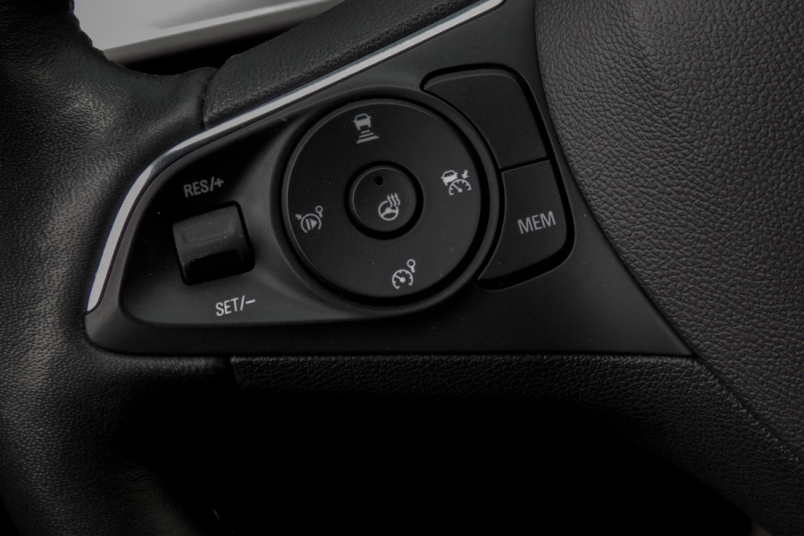 Opel Mokka Electric Ultimate 50-kWh | ACC | LEDEREN BEKLEDING | STOELVERWARMING | APPLE CARPLAY / ANDROID AUTO