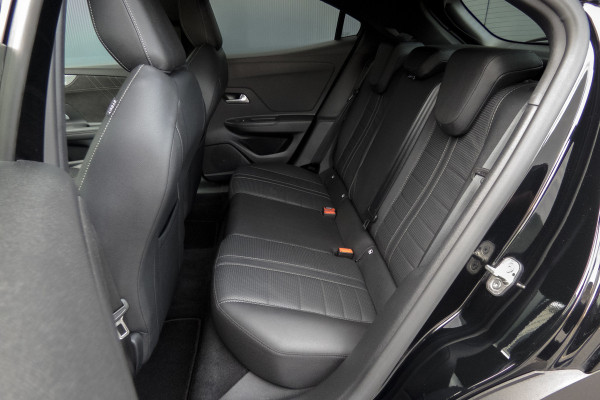 Opel Mokka Electric Ultimate 50-kWh | ACC | LEDEREN BEKLEDING | STOELVERWARMING | APPLE CARPLAY / ANDROID AUTO