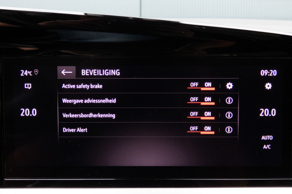 Opel Mokka Electric Ultimate 50-kWh | ACC | LEDEREN BEKLEDING | STOELVERWARMING | APPLE CARPLAY / ANDROID AUTO