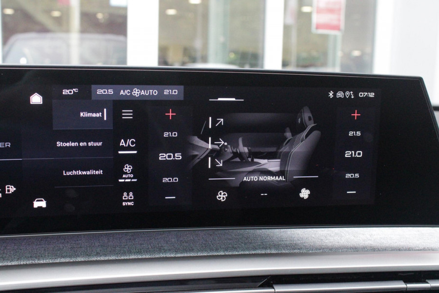 Peugeot 3008 1.2 Hybrid 145PK AUTOMAAT GT | PANORAMA SCHUIF/KANTEL DAK MET CLEAN CABIN | 360° VISION & DRIVE ASSIST PLUS PACK: ANTI DIEFSTAL ALARM MET SUPERVERGRENDELING/VISEOPARK 360° HD CAMERA'S/BUITENSPIEGELS MET KANTELFUNCTIE/DRIVE ASSIST 2.0 (SEMI AUTONOOM RIJDEN)/LANE POSITIONING ASSIST/SEMI AUTOMATED LANE CHANGE ASSIST/REAR CROSS TRAFFIC ALERT/DODEHOEK DETECTIE | ALCANTARA EXECUTIVE INTERIOR: BEKLEDING ALCANTARA/KUNSTLEDER AFGEWERKT MET STIKSELS/AGR BESTUUDERSSTOEL EN PASSAGIERSSTOEL ELEKTRISCH VERSTELBAAR MET GEHEUGENFUNCTIE OP DE BESTUUDERSSTOEL/VERWARMBARE VOORSTOELEN MET