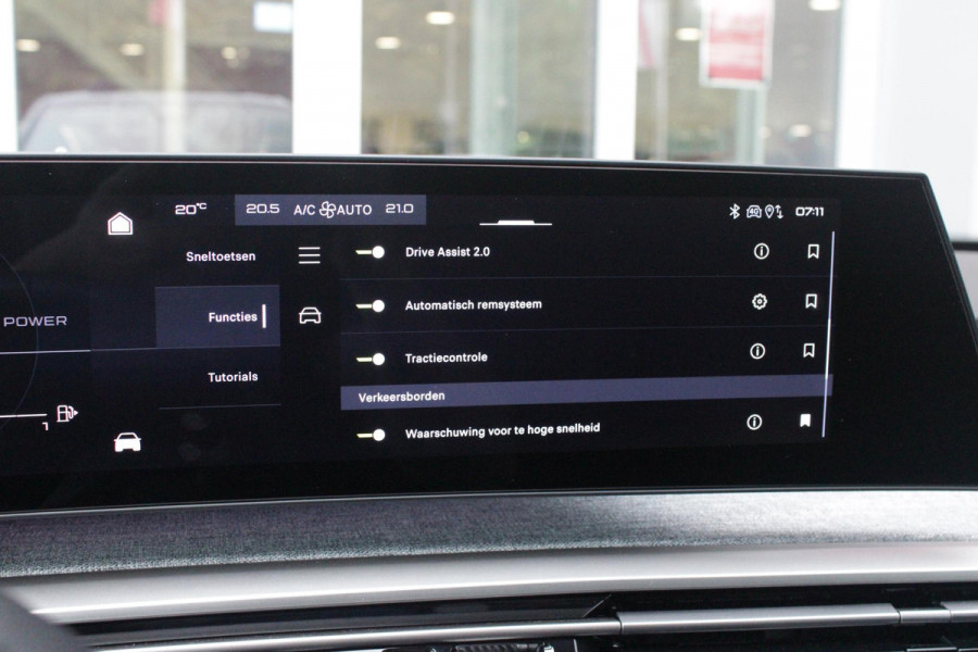 Peugeot 3008 1.2 Hybrid 145PK AUTOMAAT GT | PANORAMA SCHUIF/KANTEL DAK MET CLEAN CABIN | 360° VISION & DRIVE ASSIST PLUS PACK: ANTI DIEFSTAL ALARM MET SUPERVERGRENDELING/VISEOPARK 360° HD CAMERA'S/BUITENSPIEGELS MET KANTELFUNCTIE/DRIVE ASSIST 2.0 (SEMI AUTONOOM RIJDEN)/LANE POSITIONING ASSIST/SEMI AUTOMATED LANE CHANGE ASSIST/REAR CROSS TRAFFIC ALERT/DODEHOEK DETECTIE | ALCANTARA EXECUTIVE INTERIOR: BEKLEDING ALCANTARA/KUNSTLEDER AFGEWERKT MET STIKSELS/AGR BESTUUDERSSTOEL EN PASSAGIERSSTOEL ELEKTRISCH VERSTELBAAR MET GEHEUGENFUNCTIE OP DE BESTUUDERSSTOEL/VERWARMBARE VOORSTOELEN MET