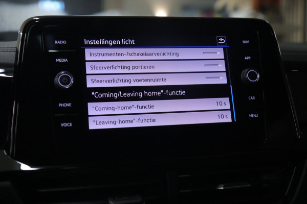 Volkswagen T-Roc 1.5 TSI R-Line 3X R-LINE/PANO/IQ/CARPLAY/CAM/KEYLES/VOL