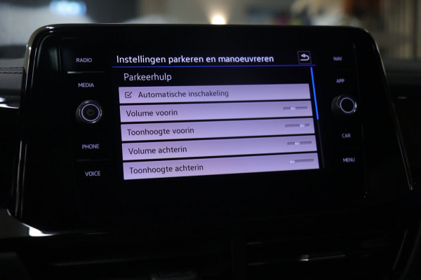Volkswagen T-Roc 1.5 TSI R-Line 3X R-LINE/PANO/IQ/CARPLAY/CAM/KEYLES/VOL