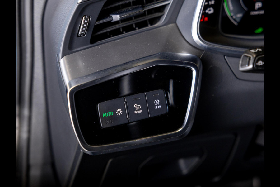 Audi A6 Avant 55 TFSI e quattro 3x S-Line Competition / 367pk / Trekhaak / B&O / Dodehoek herkenning / Adaptieve cruise control /