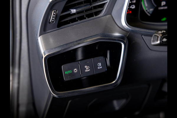 Audi A6 Avant 55 TFSI e quattro 3x S-Line Competition / 367pk / Trekhaak / B&O / Dodehoek herkenning / Adaptieve cruise control /