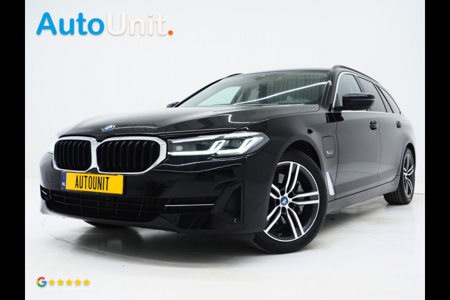 BMW 5 Serie Touring 530e | Leder | Trekhaak | Keyless | Camera | Sfeerlicht | Dodehoek | Cruise | Carplay