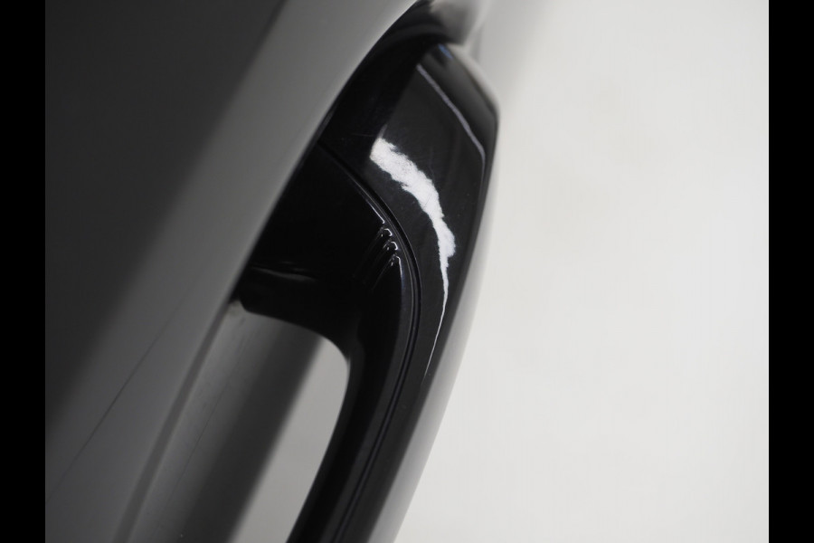 BMW 5 Serie Touring 530e | Leder | Trekhaak | Keyless | Camera | Sfeerlicht | Dodehoek | Cruise | Carplay