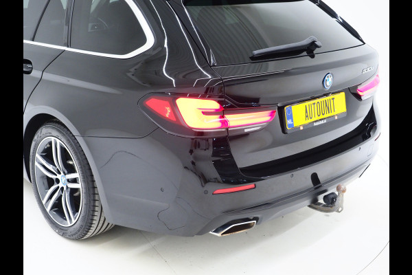 BMW 5 Serie Touring 530e | Leder | Trekhaak | Keyless | Camera | Sfeerlicht | Dodehoek | Cruise | Carplay