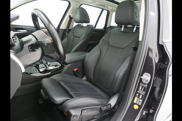BMW X3 xDrive30e Facelift | Panoramadak | M Stuur | Leder | Trekhaak | Camera | Dodehoek | Carplay