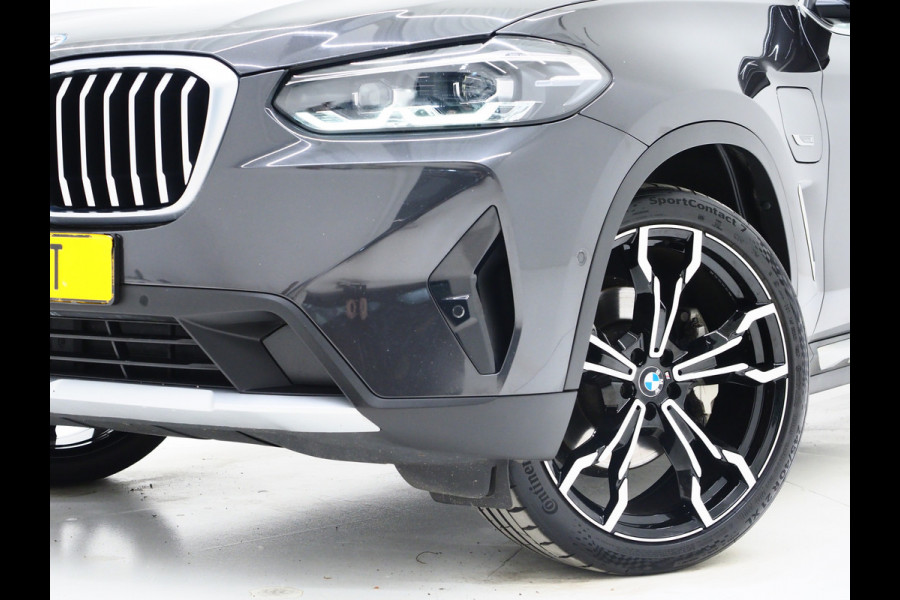 BMW X3 xDrive30e Facelift | Panoramadak | M Stuur | Leder | Trekhaak | Camera | Dodehoek | Carplay