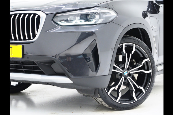 BMW X3 xDrive30e Facelift | Panoramadak | M Stuur | Leder | Trekhaak | Camera | Dodehoek | Carplay