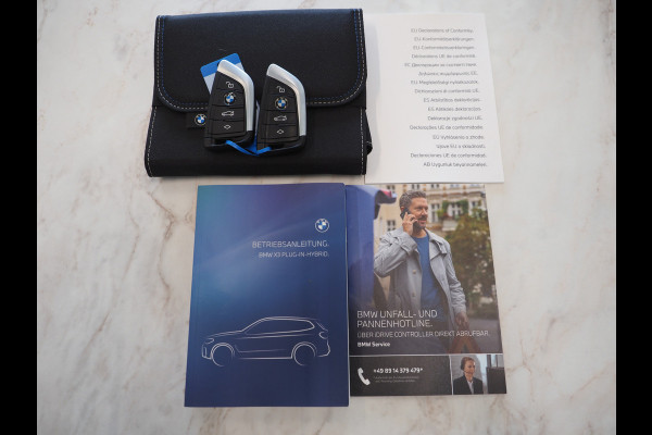 BMW X3 xDrive30e Facelift | Panoramadak | M Stuur | Leder | Trekhaak | Camera | Dodehoek | Carplay