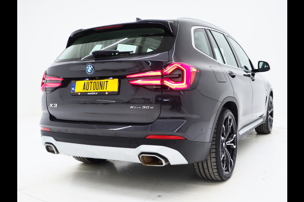 BMW X3 xDrive30e Facelift | Panoramadak | M Stuur | Leder | Trekhaak | Camera | Dodehoek | Carplay