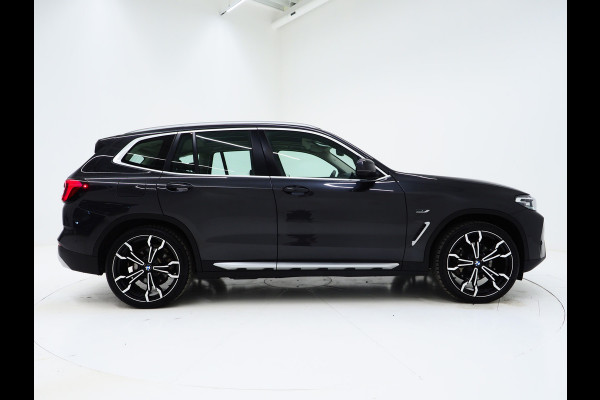 BMW X3 xDrive30e Facelift | Panoramadak | M Stuur | Leder | Trekhaak | Camera | Dodehoek | Carplay
