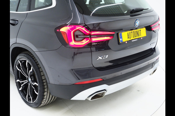 BMW X3 xDrive30e Facelift | Panoramadak | M Stuur | Leder | Trekhaak | Camera | Dodehoek | Carplay