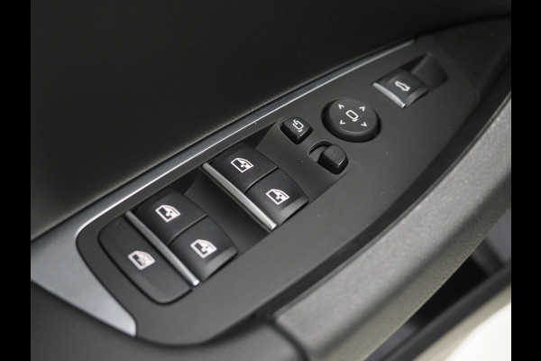BMW X3 xDrive30e Facelift | Panoramadak | M Stuur | Leder | Trekhaak | Camera | Dodehoek | Carplay