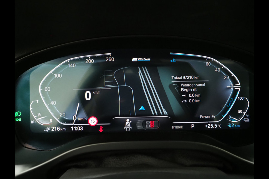 BMW X3 xDrive30e Facelift | Panoramadak | M Stuur | Leder | Trekhaak | Camera | Dodehoek | Carplay