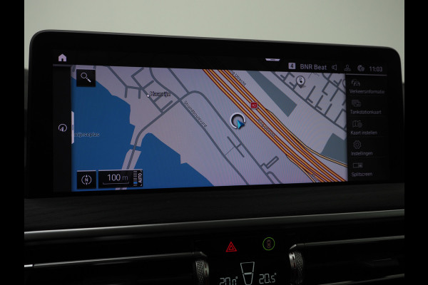 BMW X3 xDrive30e Facelift | Panoramadak | M Stuur | Leder | Trekhaak | Camera | Dodehoek | Carplay