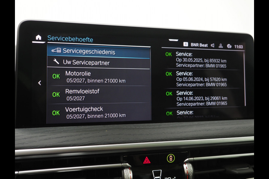 BMW X3 xDrive30e Facelift | Panoramadak | M Stuur | Leder | Trekhaak | Camera | Dodehoek | Carplay