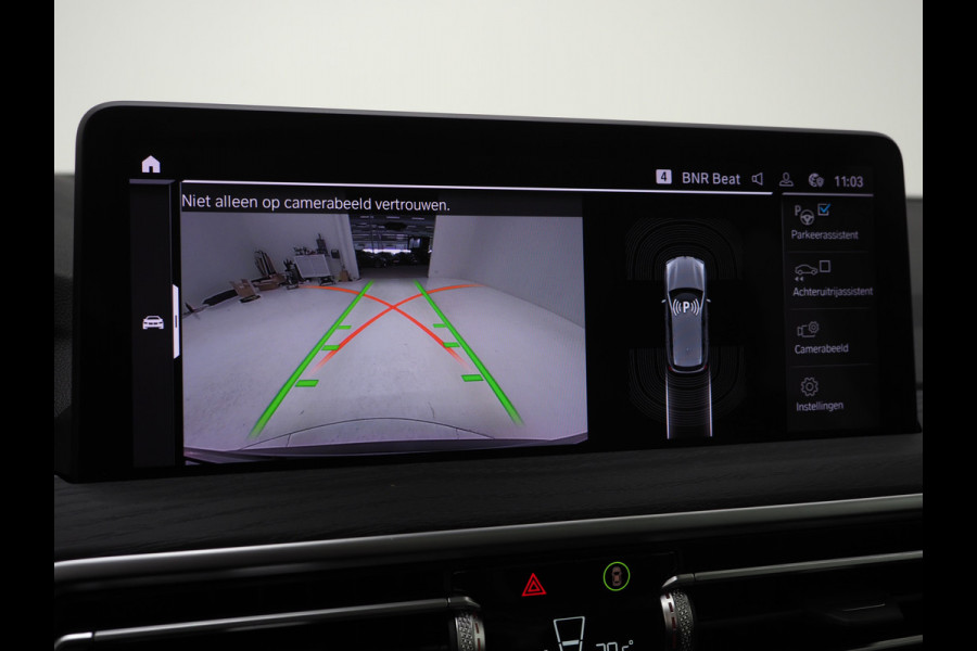 BMW X3 xDrive30e Facelift | Panoramadak | M Stuur | Leder | Trekhaak | Camera | Dodehoek | Carplay