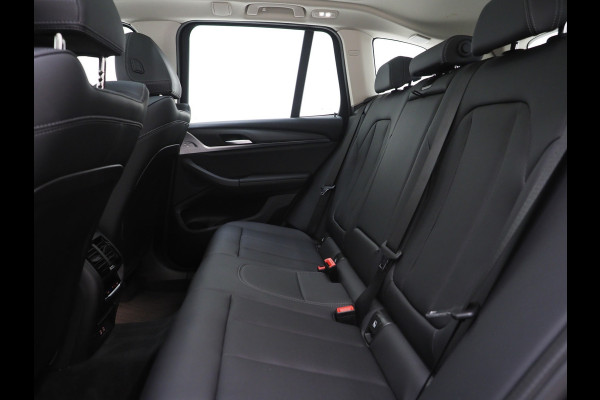 BMW X3 xDrive30e Facelift | Panoramadak | M Stuur | Leder | Trekhaak | Camera | Dodehoek | Carplay